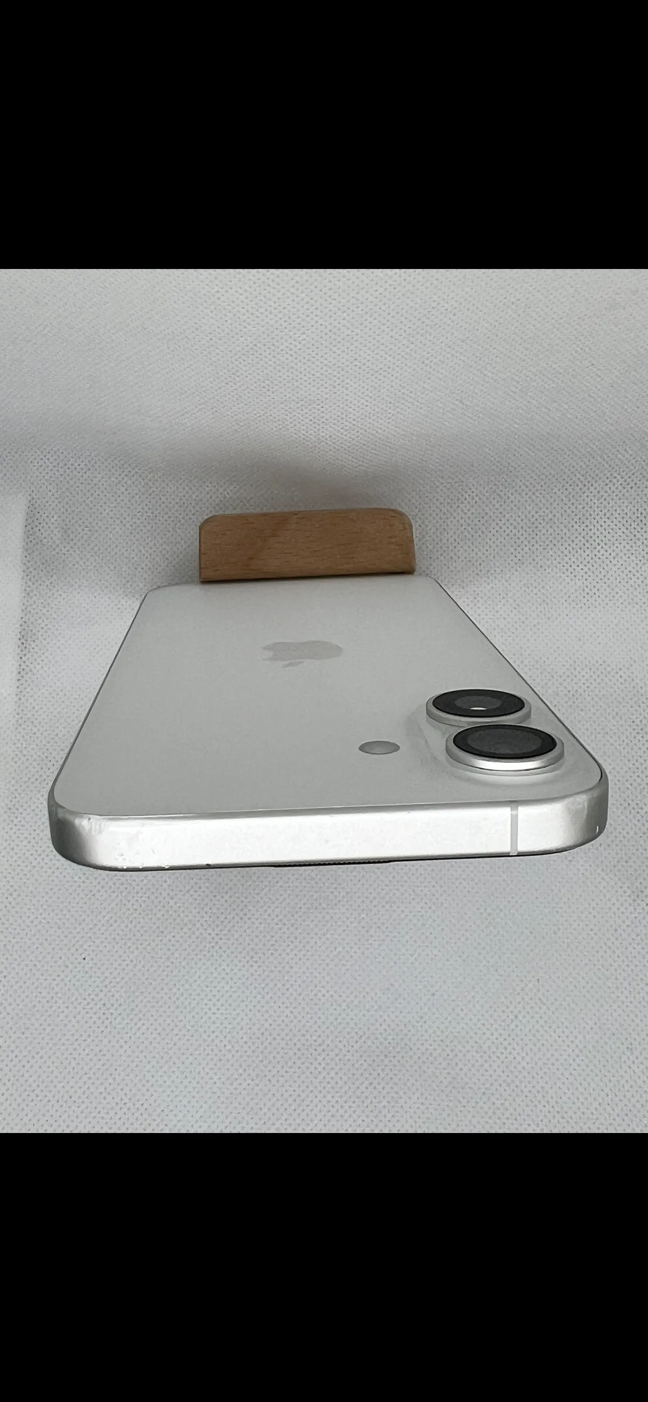 iPhone 16 - 256GB - WHITE photo 3 – Bugis, Rochor