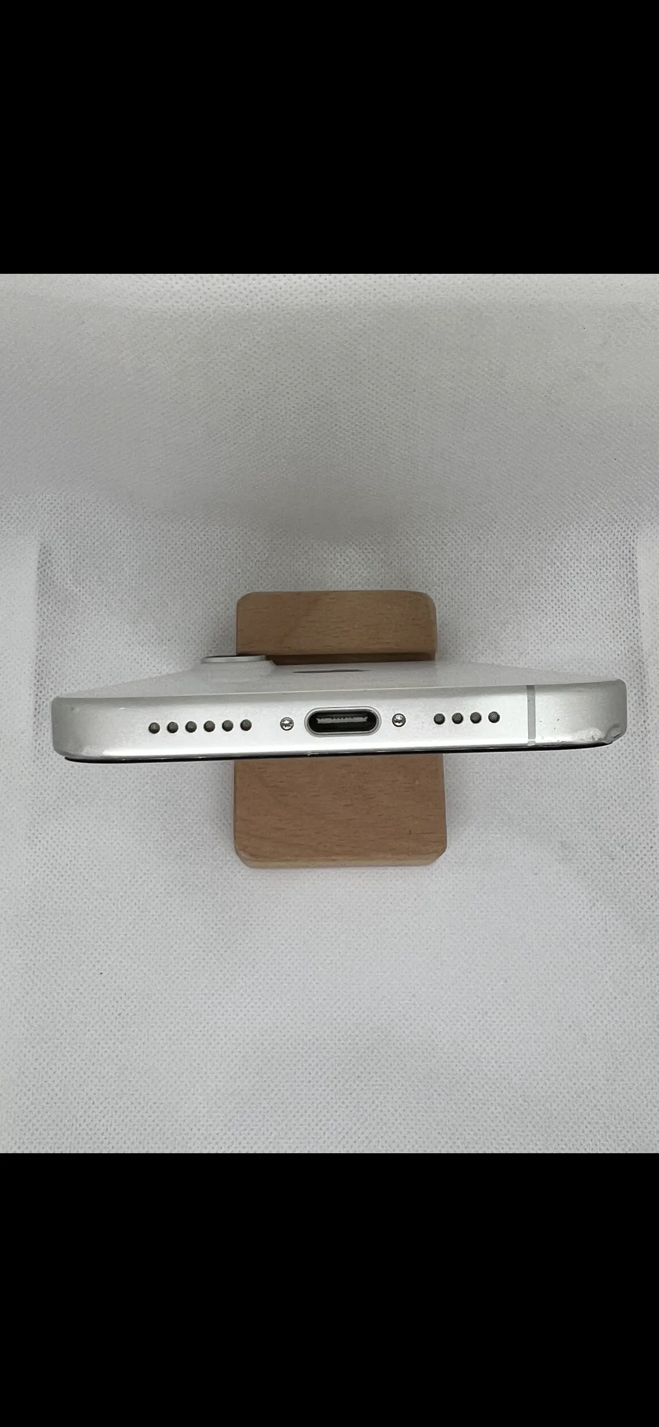 iPhone 16 - 256GB - WHITE photo 4 – Bugis, Rochor