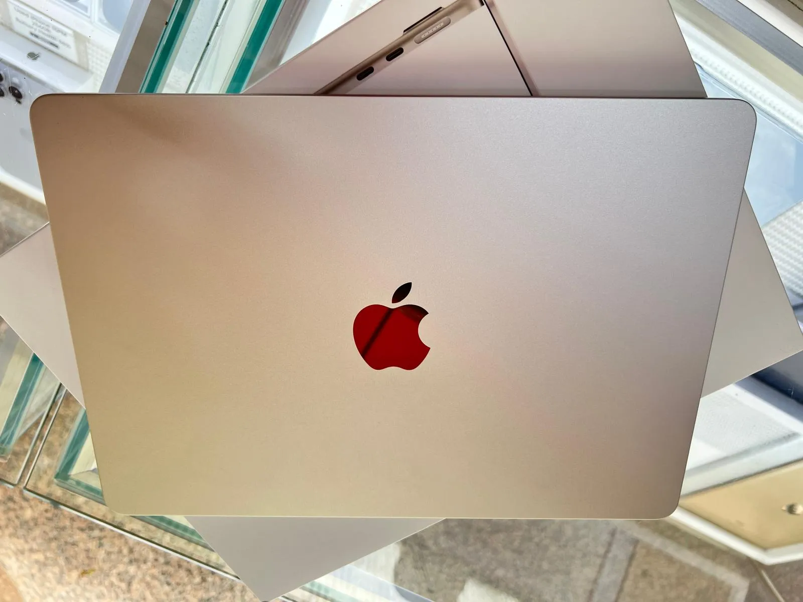 MACBOOK AIR M2 2022-256GB photo 3 – Bishan, AMK