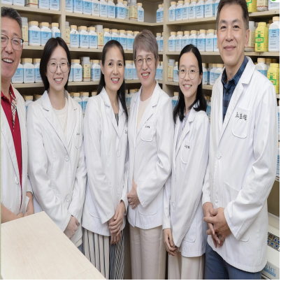 Image Custom Herbal Prescriptions for Whole-Body Health