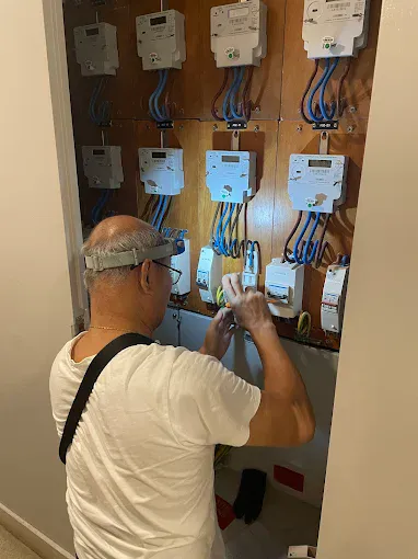 Image Expert Electrical Rewiring & Power Track Installation by Mr Sin – Wireman SG