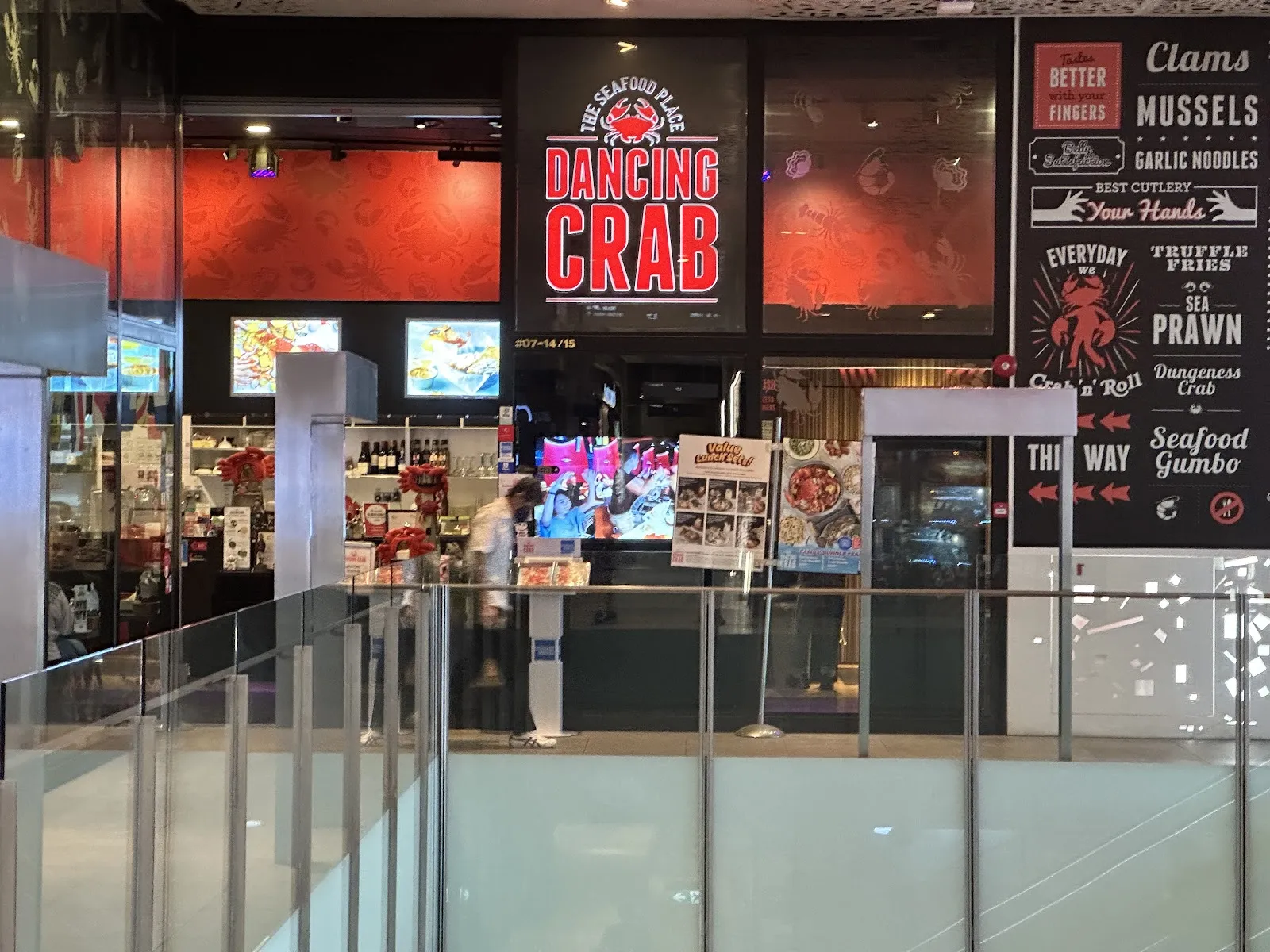 Image Dancing Crab (Orchard Central)