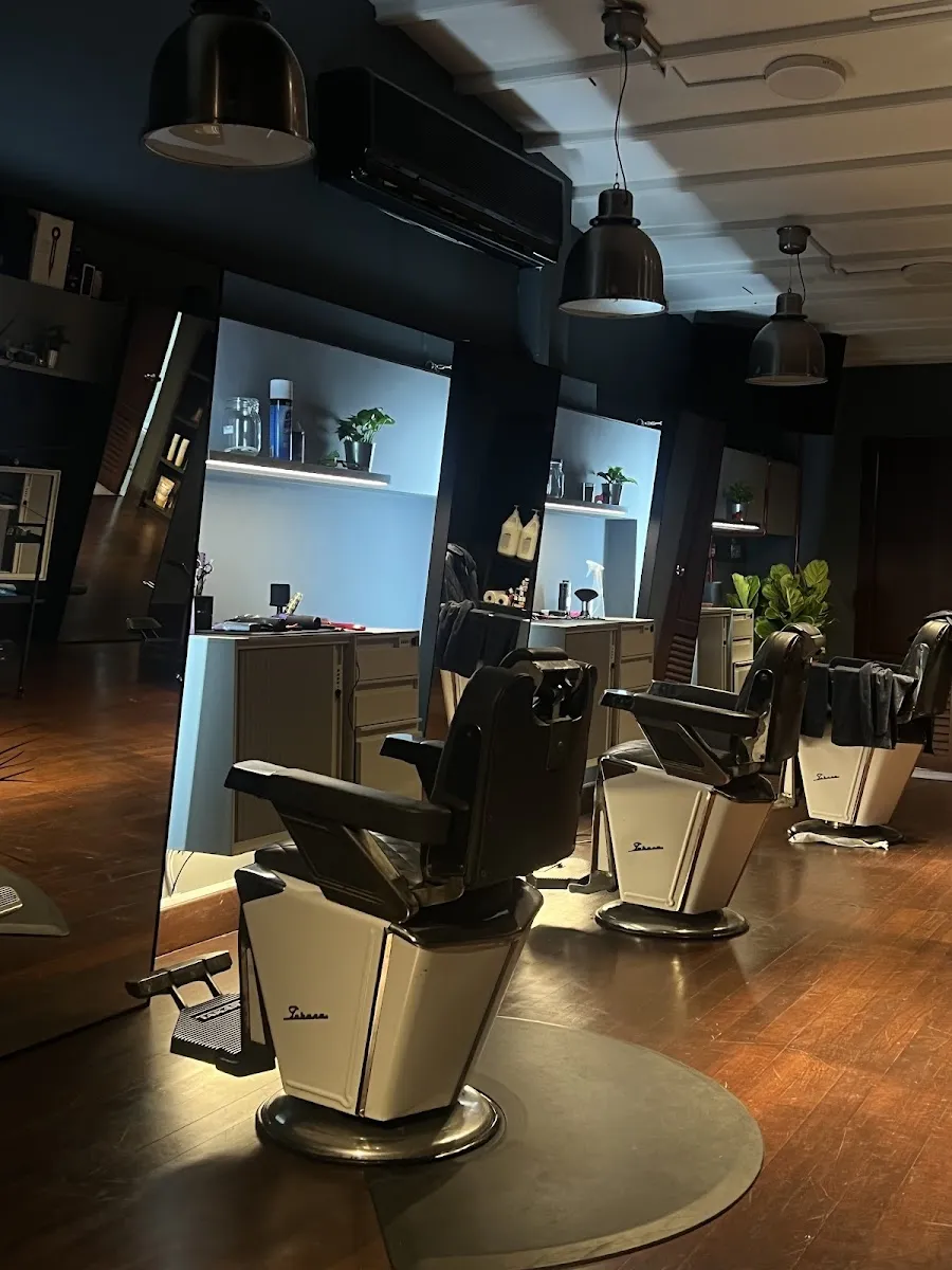 Image THE PODIUM BARBER