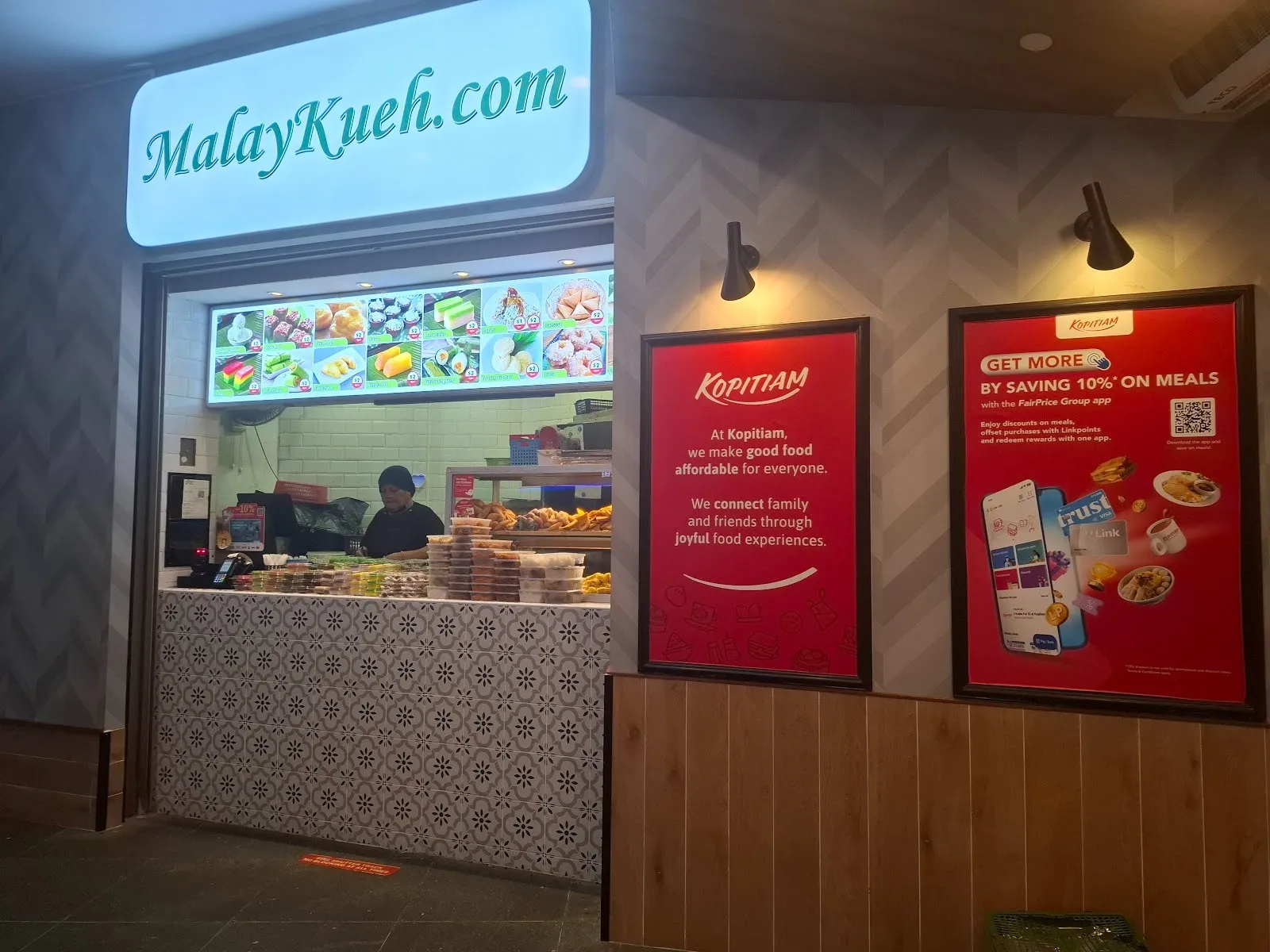Image Malay kueh, curry puff, ondeh ondeh