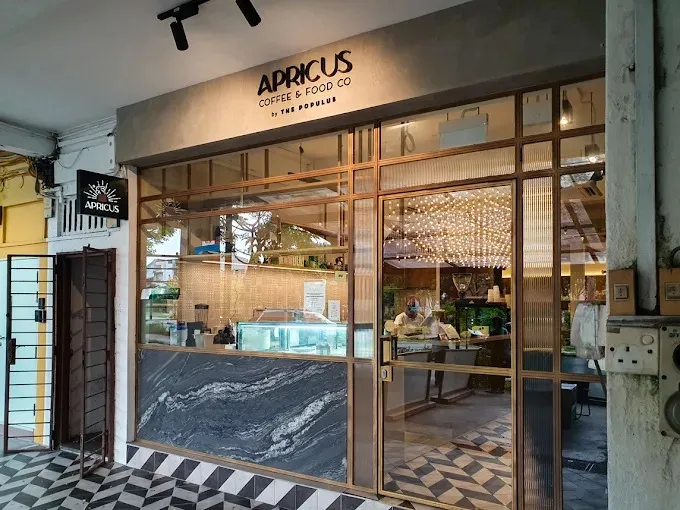 Image trendy Australian-style brunch and coffee