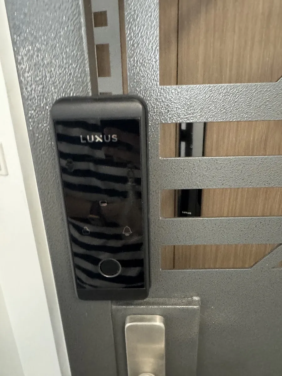 Image Luxus Digital Lock @ Woodlands Showroom