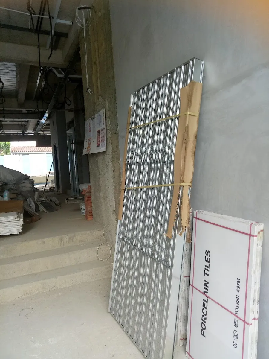 Image Slide & Hide System (S) Pte Ltd
