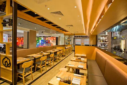 Image LeNu Chef’s Wai Noodle Bar at Northpoint City: Stella's amazing service & delicious noodles!