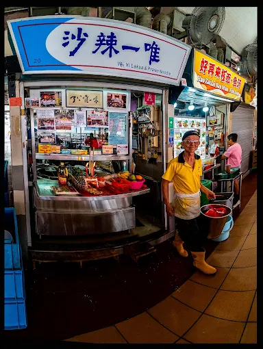 Image Nostalgic, coconut-rich laksa and flavorful prawn noodles